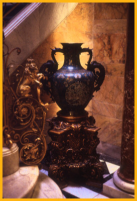 Linderhof Vase